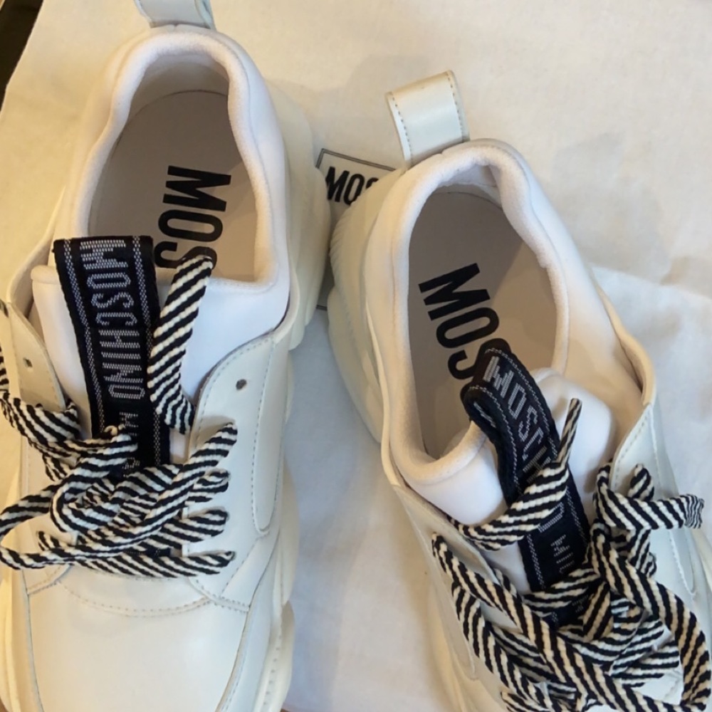 Moschino, Size 9 U.S, White